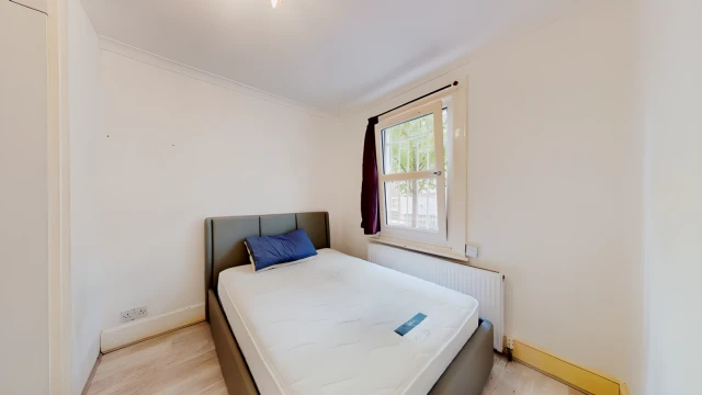 Warwick Road 23411# 4