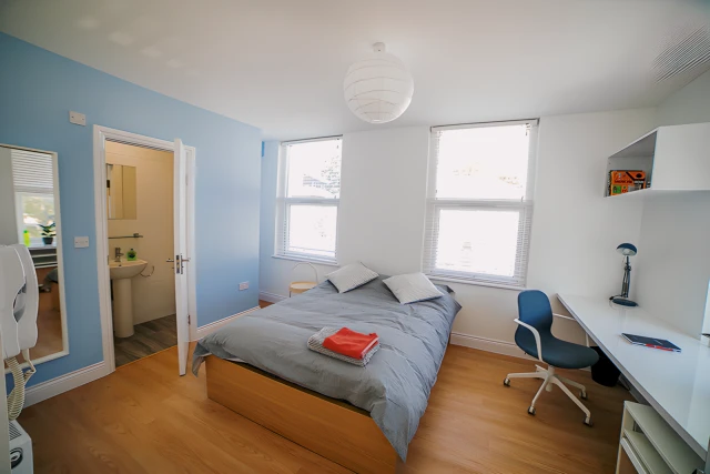 Lit West Green House - London student accommodation - Premium En-Suite Plus
