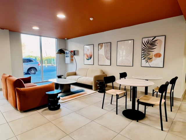 Victoria Road 23932# 3