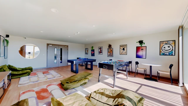 Victoria Road 23956# 3