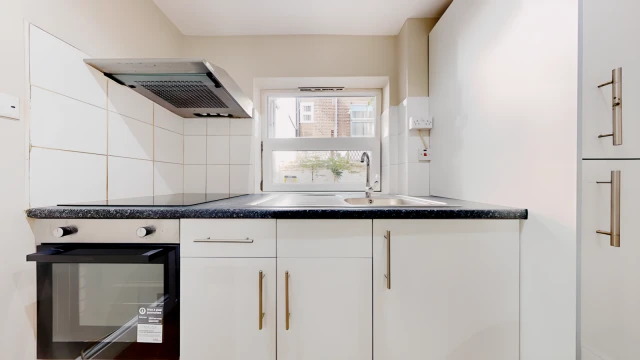 Cheniston Gardens 23936# 3