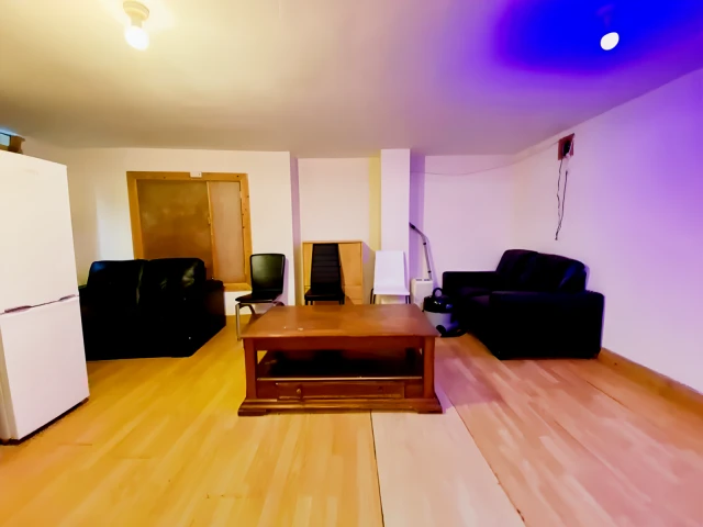 Royal Park Avenue 24280# 1