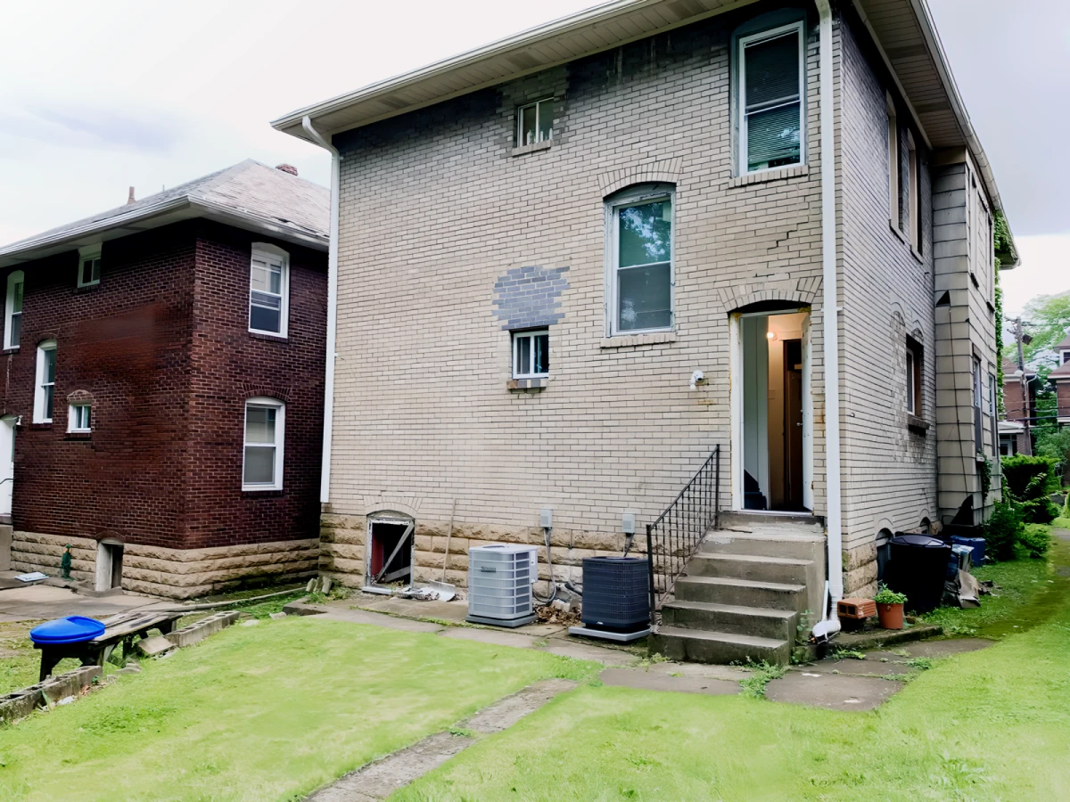 2353-2355 Tilbury Ave 0