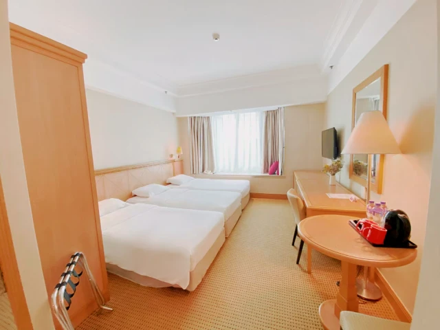 Ramada Grand View 4