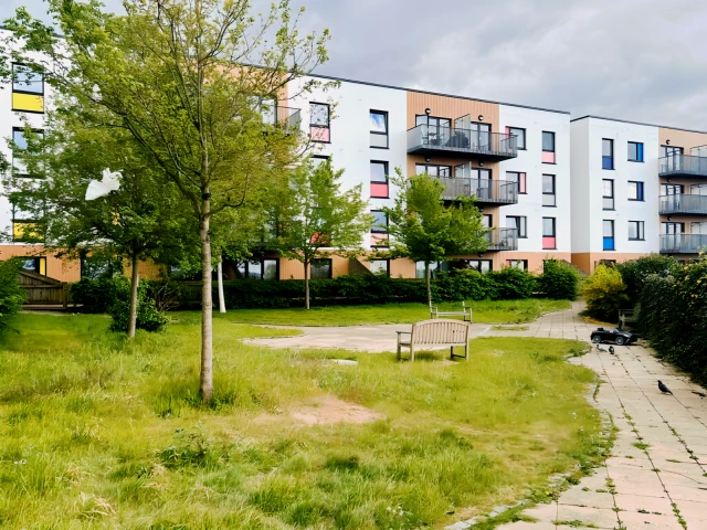 Pinner Road 24202# 1