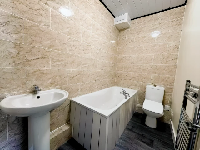 Dawlish Avenue 24561# 4