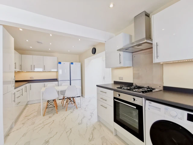 28 Salisbury Street 3