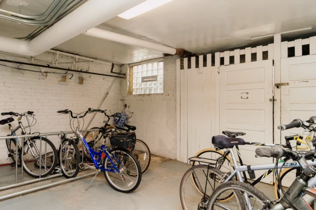 1576 oak evanston 2