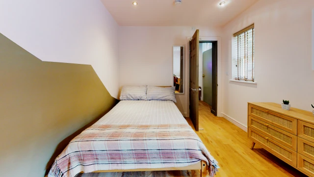 Park Street, LE11 2EG 2