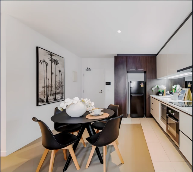 639 Lonsdale Street 3