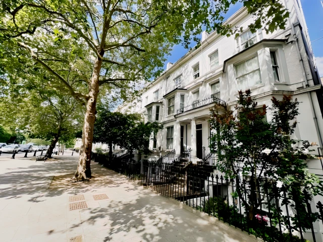 West Cromwell Road 25599# 2