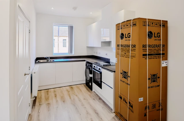 Entire Place·3B2B···59 Parkes Avenue 3