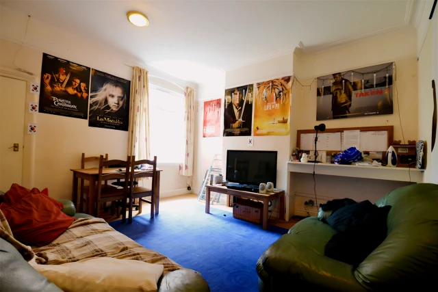 Entire Place·5B2B···964 Pershore Road, Selly Oak 3