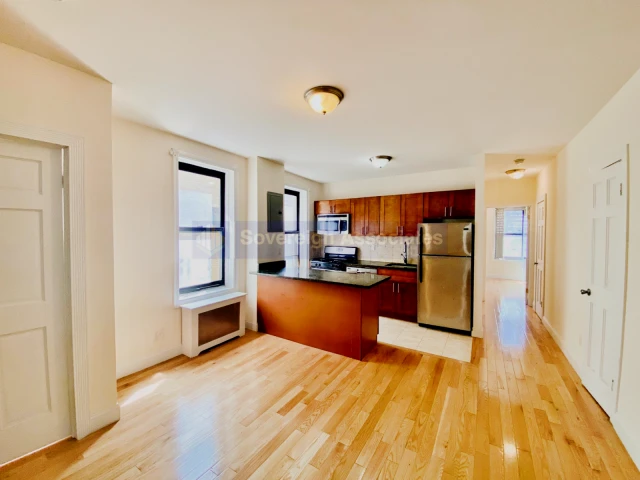 686 West 204th Street 4
