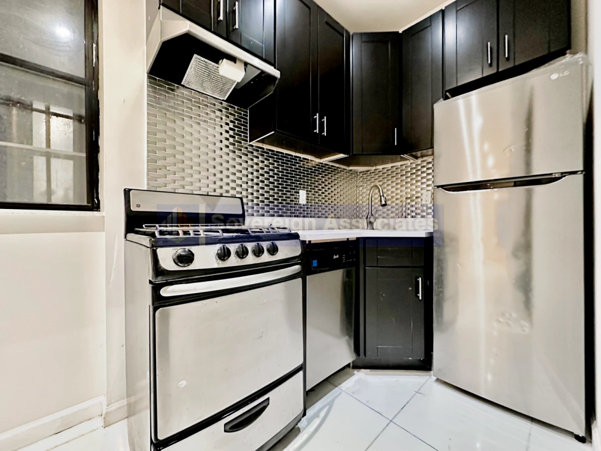 320 Manhattan Avenue - New York student accommodation - 3 Beds 1 Baths