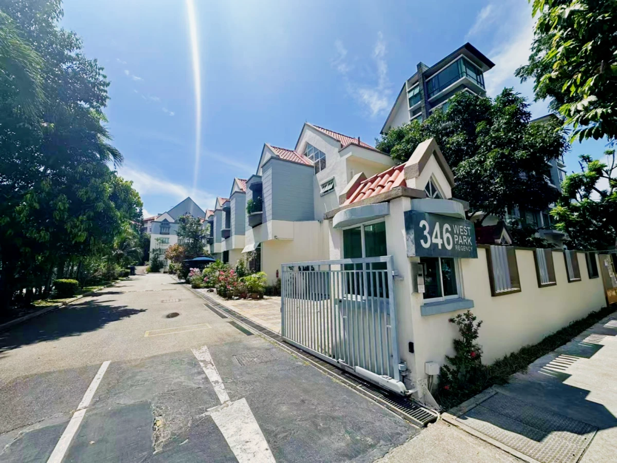 West Park Regency 0