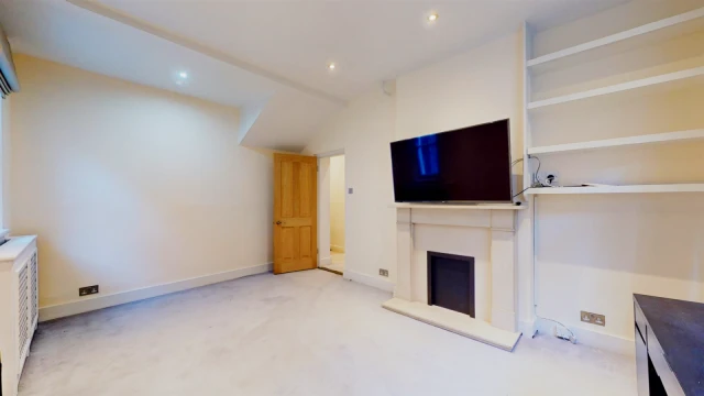 Nevern Square, Earls Court 2