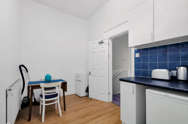 Victoria Terrace 26143# 3