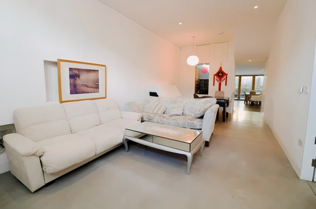 Elmwood Road 26364# 2