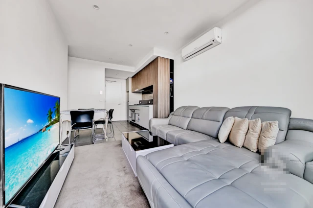 1 Elland Avenue 3
