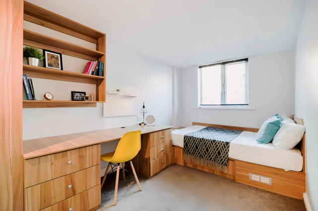 Hyde Park Road 26597# 4