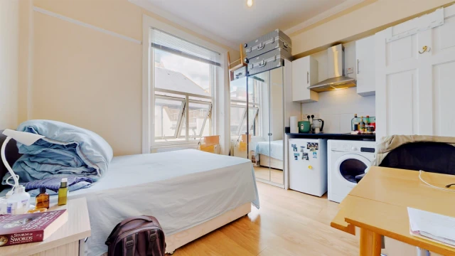 Cheniston Gardens, Kensington 1