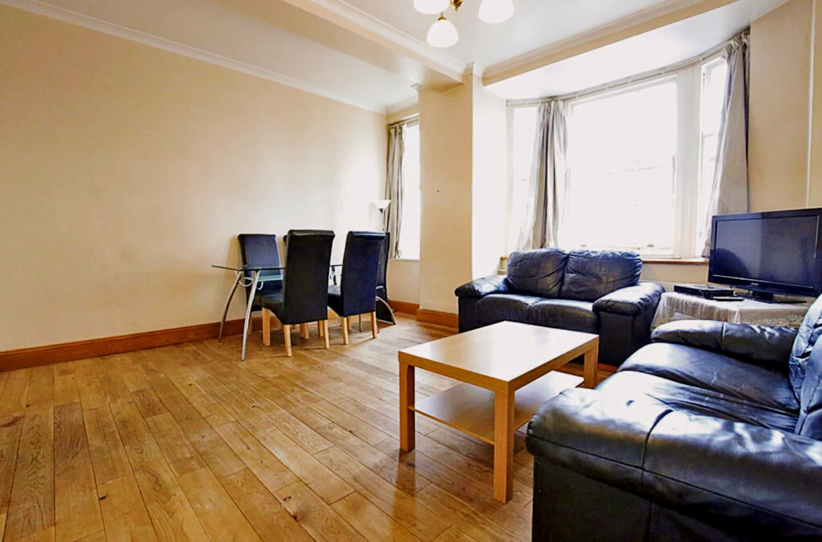 LH-Queensway - London student accommodation - 3B1B