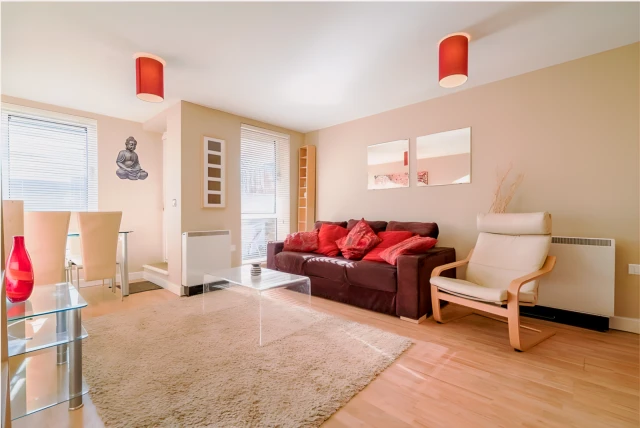 Sutherland Walk 27409#