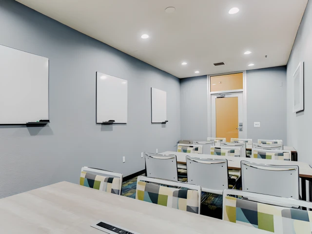 GrandMarc Seven Corners - Minneapolis student accommodation - Study Room