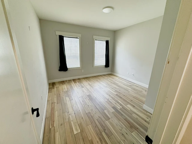 17 Otis St 4