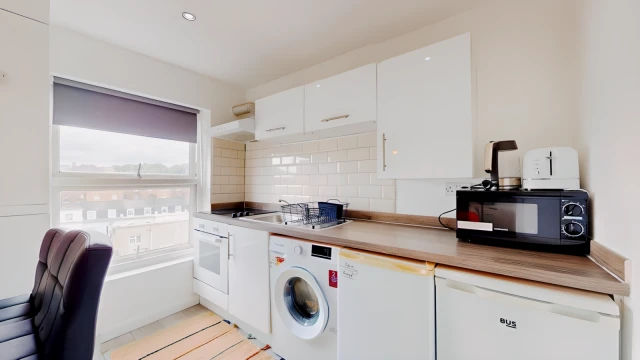 Hogarth Road 28000# 2