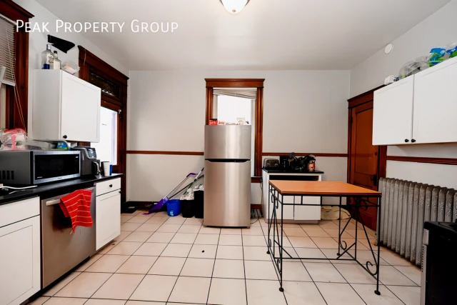 305 W. McMillan Street 1