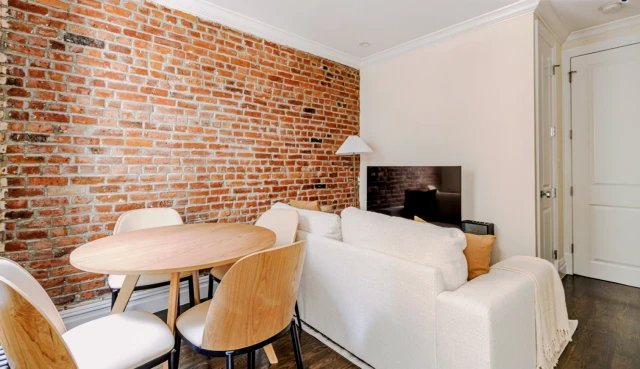 239 Elizabeth St 2