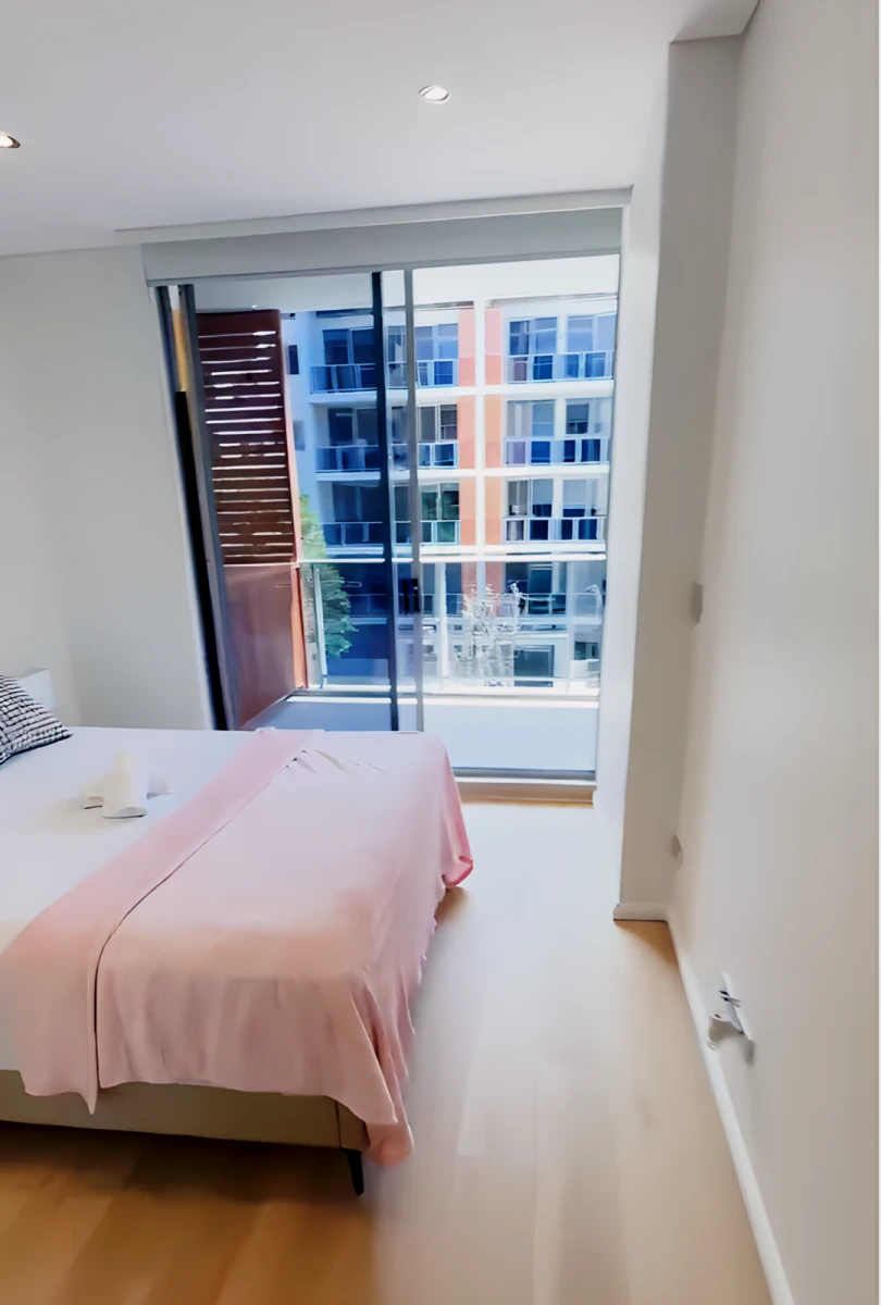 6 spring street Rosebery 0