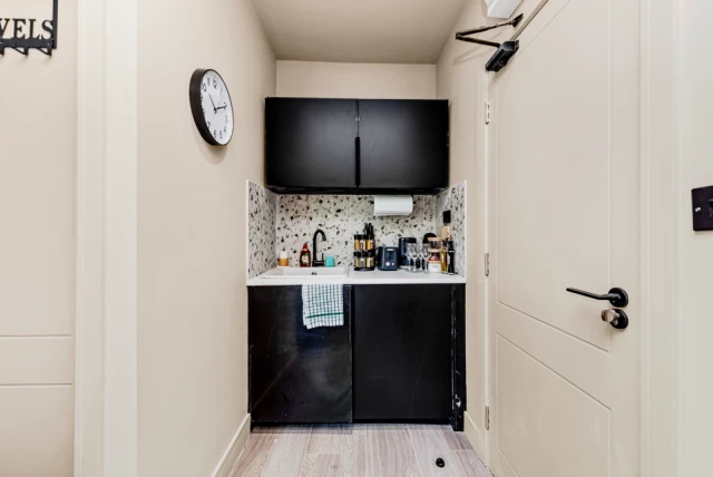 Consort Road Accommodation - alojamiento para estudiantes en Londres - Glam Compact Studio with Chic Kitchenette