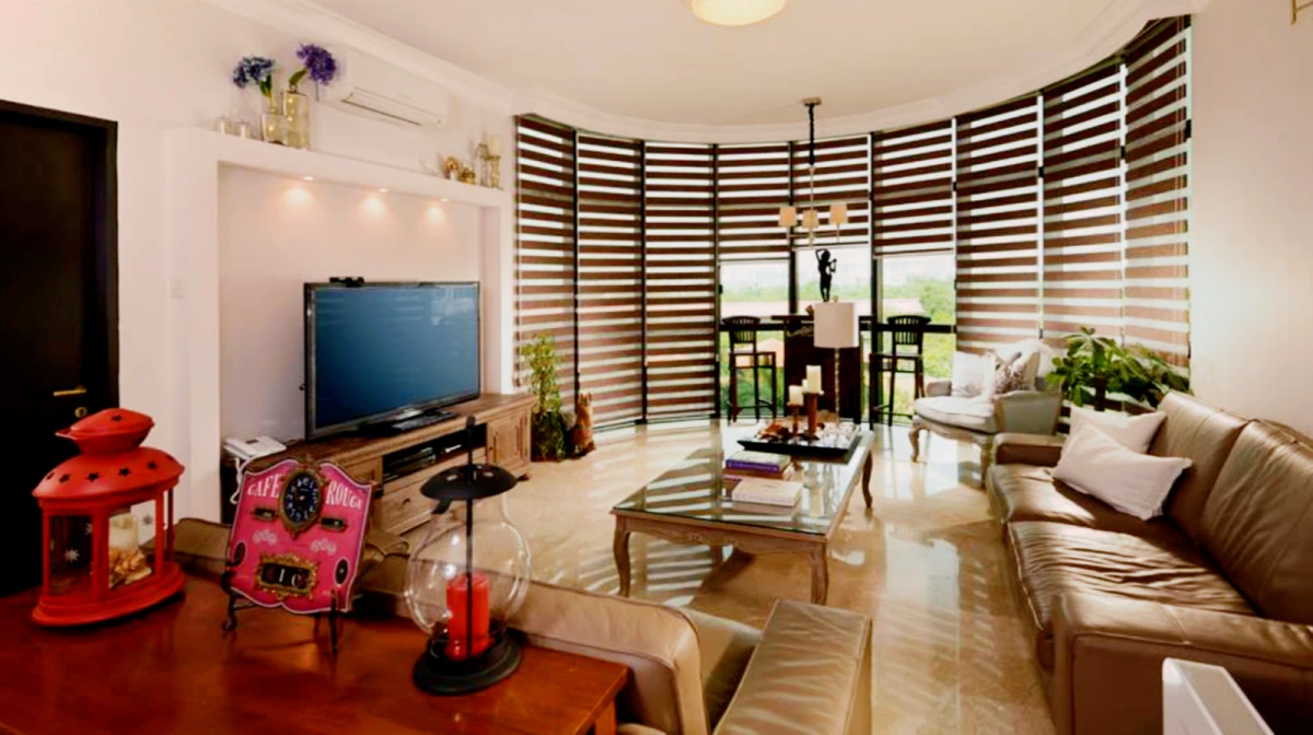 International Plaza 0