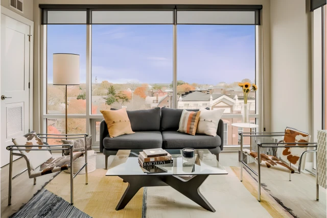 Valencia on High Apartments 4