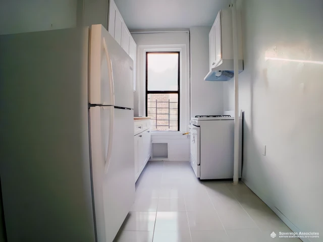 76 Vermilyea Avenue 1