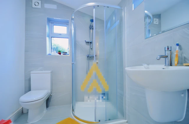 Entire Place·4B2B···52 Westminster Road, Selly Oak 2