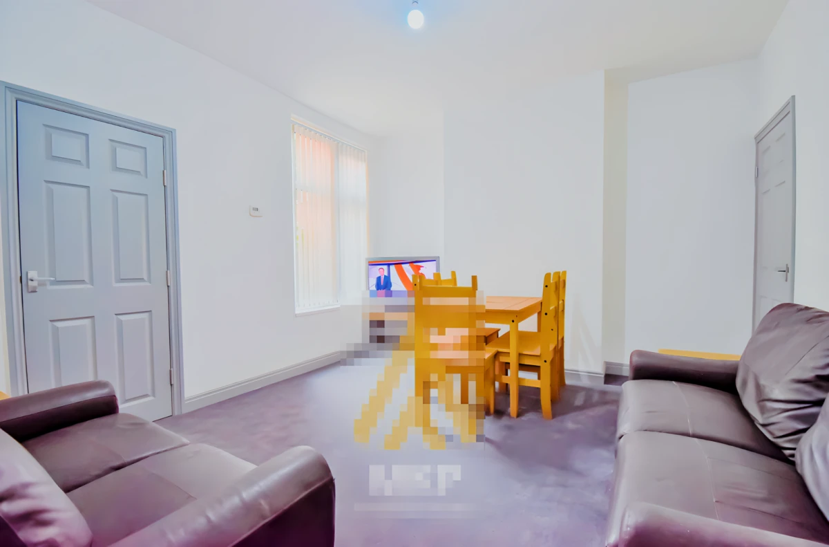 Entire Place·5B1.5B···74 Raddlebarn Road Birmingham B29 6HJ 0