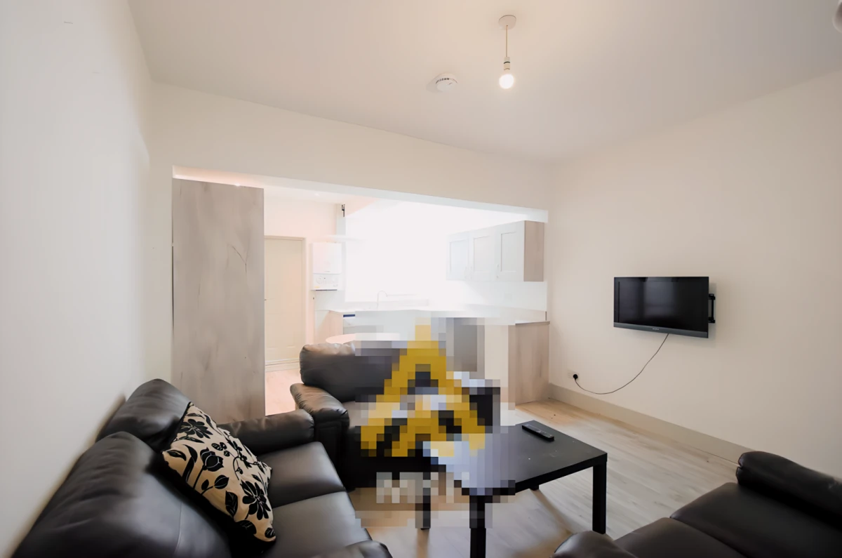 Entire Place·6B2B···18 Katie Road, Selly Oak 0