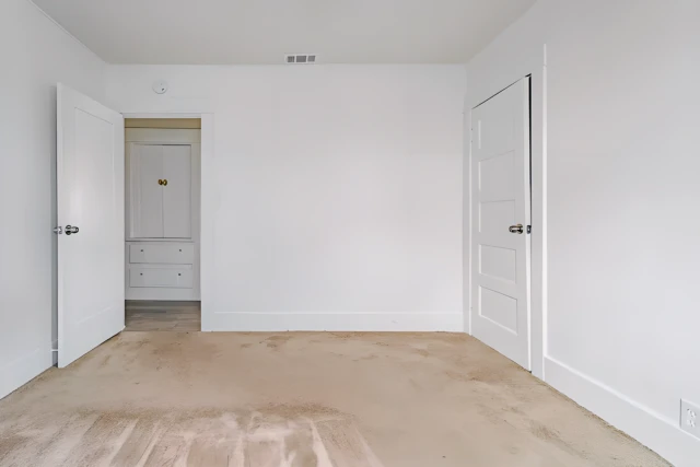 #833: Park Mesa Heights - Los Angeles student accommodation - Queen Bedroom C