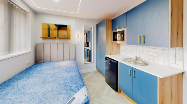 69a Raddlebarn Road 1