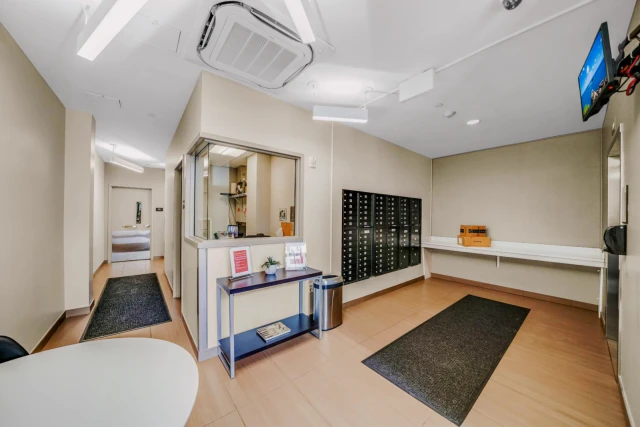 3939 Chestnut Street 2