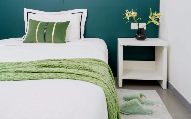 Tiantan Jingtai Subway Station Store -- LiYeah 1