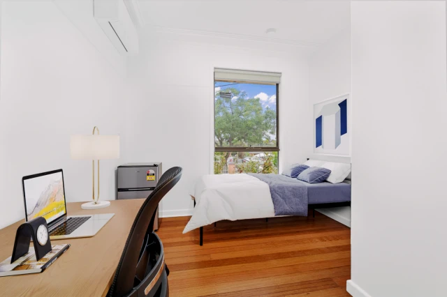 74 Railway Parade South 2