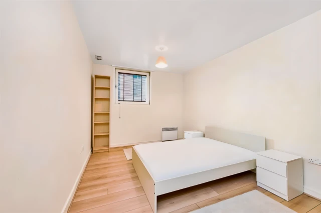 LH-3 Salamanca Place 4