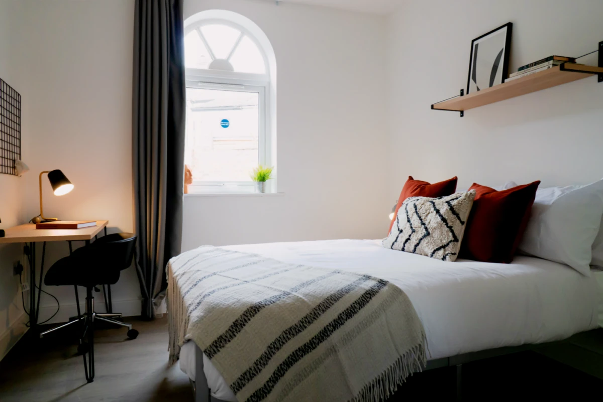 Flat 1, 328 Claremont Road 0