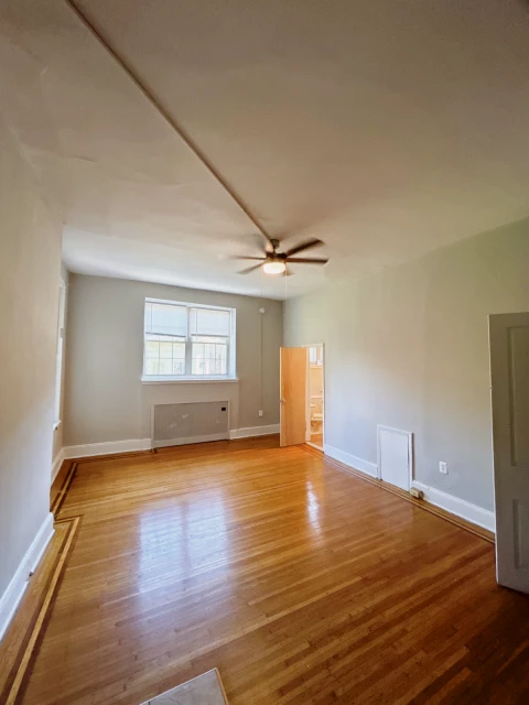 CA - 227 South 42nd Street 3