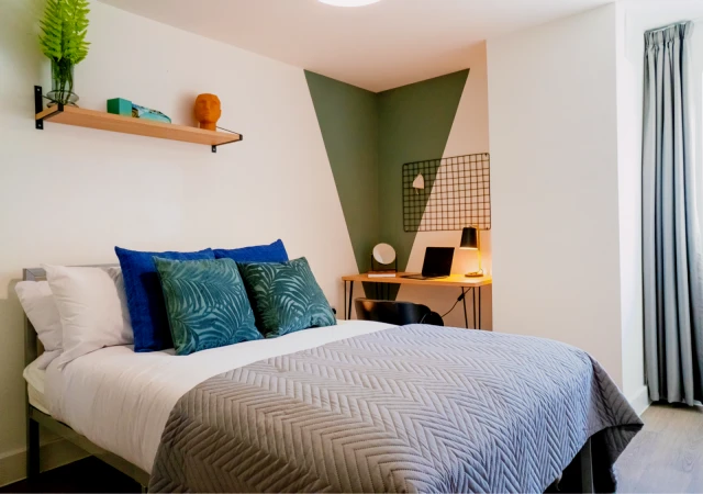 Flat 1, 331 Dickenson Road 4